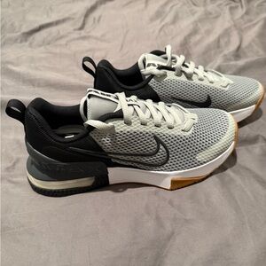 Nike Air Max Gray and Black w/gum bottom